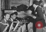 Standbild Afrikanische amerikanische Studenten Studium Tanz Calhoun Alabama USA, 1940, aus Sekunde 6 historischem Filmmaterial Videoclip 65675050057