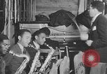 Standbild Afrikanische amerikanische Studenten Studium Tanz Calhoun Alabama USA, 1940, aus Sekunde 7 historischem Filmmaterial Videoclip 65675050057
