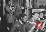 Standbild Afrikanische amerikanische Studenten Studium Tanz Calhoun Alabama USA, 1940, aus Sekunde 11 historischem Filmmaterial Videoclip 65675050057