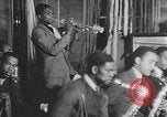 Standbild Afrikanische amerikanische Studenten Studium Tanz Calhoun Alabama USA, 1940, aus Sekunde 12 historischem Filmmaterial Videoclip 65675050057