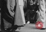 Standbild Afrikanische amerikanische Studenten Studium Tanz Calhoun Alabama USA, 1940, aus Sekunde 27 historischem Filmmaterial Videoclip 65675050057