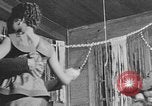 Standbild Afrikanische amerikanische Studenten Studium Tanz Calhoun Alabama USA, 1940, aus Sekunde 43 historischem Filmmaterial Videoclip 65675050057