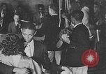 Standbild Afrikanische amerikanische Studenten Studium Tanz Calhoun Alabama USA, 1940, aus Sekunde 49 historischem Filmmaterial Videoclip 65675050057