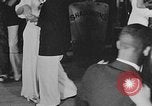 Standbild Afrikanische amerikanische Studenten Studium Tanz Calhoun Alabama USA, 1940, aus Sekunde 57 historischem Filmmaterial Videoclip 65675050057