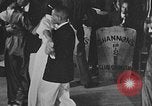 Standbild Afrikanische amerikanische Studenten Studium Tanz Calhoun Alabama USA, 1940, aus Sekunde 58 historischem Filmmaterial Videoclip 65675050057