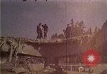 Standbild Rettungs- und clean up Crew Beirut Libanon, 1983, aus Sekunde 1 historischem Filmmaterial Videoclip 65675050060