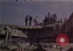 Standbild Rettungs- und clean up Crew Beirut Libanon, 1983, aus Sekunde 3 historischem Filmmaterial Videoclip 65675050060
