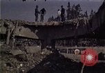 Standbild Rettungs- und clean up Crew Beirut Libanon, 1983, aus Sekunde 6 historischem Filmmaterial Videoclip 65675050060