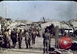 Immagine di Bombardato caserma marini Beirut Libano, 1983, secondo 21 filmato di repertorio 65675050076