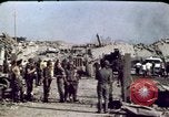 Immagine di Bombardato caserma marini Beirut Libano, 1983, secondo 23 filmato di repertorio 65675050076