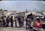 Immagine di Bombardato caserma marini Beirut Libano, 1983, secondo 25 filmato di repertorio 65675050076