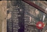 Immagine di Nomi dei marines americani Beirut Libano, 1983, secondo 25 filmato di repertorio 65675050078