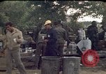 Immagine di Libanesi clean-up degli equipaggi Beirut Libano, 1983, secondo 10 filmato di repertorio 65675050080