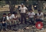 Immagine di Libanesi clean-up degli equipaggi Beirut Libano, 1983, secondo 19 filmato di repertorio 65675050080