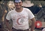 Immagine di Libanesi clean-up degli equipaggi Beirut Libano, 1983, secondo 36 filmato di repertorio 65675050080