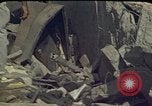 Immagine di Pulire gli equipaggi Beirut Libano, 1983, secondo 8 filmato di repertorio 65675050084