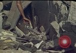 Immagine di Pulire gli equipaggi Beirut Libano, 1983, secondo 9 filmato di repertorio 65675050084