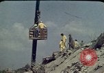 Immagine di Pulire gli equipaggi Beirut Libano, 1983, secondo 21 filmato di repertorio 65675050084