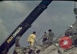 Immagine di Pulire gli equipaggi Beirut Libano, 1983, secondo 41 filmato di repertorio 65675050084