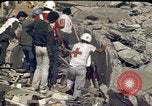Immagine di Pulire gli equipaggi Beirut Libano, 1983, secondo 43 filmato di repertorio 65675050084