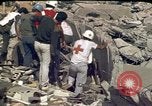 Immagine di Pulire gli equipaggi Beirut Libano, 1983, secondo 44 filmato di repertorio 65675050084