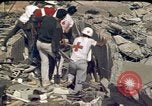 Immagine di Pulire gli equipaggi Beirut Libano, 1983, secondo 47 filmato di repertorio 65675050084