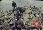 Immagine di Pulire gli equipaggi Beirut Libano, 1983, secondo 62 filmato di repertorio 65675050084