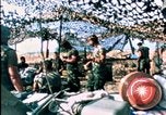 Immagine di 60mm equipaggio di malta Beirut Libano, 1983, secondo 27 filmato di repertorio 65675050096