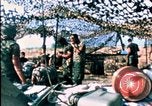 Immagine di 60mm equipaggio di malta Beirut Libano, 1983, secondo 29 filmato di repertorio 65675050096