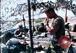 Immagine di 60mm equipaggio di malta Beirut Libano, 1983, secondo 38 filmato di repertorio 65675050096