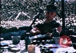 Immagine di 60mm equipaggio di malta Beirut Libano, 1983, secondo 46 filmato di repertorio 65675050096