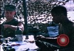 Immagine di 60mm equipaggio di malta Beirut Libano, 1983, secondo 51 filmato di repertorio 65675050096
