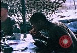 Immagine di 60mm equipaggio di malta Beirut Libano, 1983, secondo 55 filmato di repertorio 65675050096