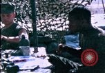 Immagine di 60mm equipaggio di malta Beirut Libano, 1983, secondo 57 filmato di repertorio 65675050096