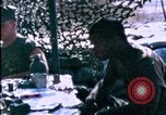 Immagine di 60mm equipaggio di malta Beirut Libano, 1983, secondo 59 filmato di repertorio 65675050096