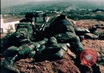 Immagine di Sandbagged bunker Beirut Libano, 1983, secondo 15 filmato di repertorio 65675050100