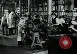 Standbild Uhrenherstellung Springfield Illinois USA, 1922, aus Sekunde 21 historischem Filmmaterial Videoclip 65675050108
