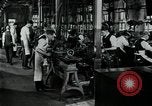 Standbild Uhrenherstellung Springfield Illinois USA, 1922, aus Sekunde 22 historischem Filmmaterial Videoclip 65675050108