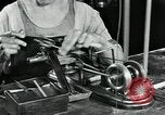 Immagine di Pezzi di ricambio per orologi Springfield Illinois USA, 1922, secondo 61 filmato di repertorio 65675050116
