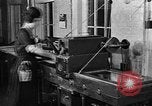 Immagine di Compone di smalto Springfield Illinois USA, 1922, secondo 21 filmato di repertorio 65675050118
