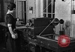Immagine di Compone di smalto Springfield Illinois USA, 1922, secondo 24 filmato di repertorio 65675050118