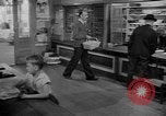Standbild General Store Cummington Massachusetts USA, 1945, aus Sekunde 4 historischem Filmmaterial Videoclip 65675050127