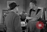 Standbild Drucken drücken Cummington Massachusetts USA, 1945, aus Sekunde 61 historischem Filmmaterial Videoclip 65675050128