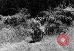 Standbild Motorrad Versand Reiter United States USA, 1942, aus Sekunde 25 historischem Filmmaterial Videoclip 65675050135
