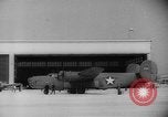 Standbild amerikanische Waffen Pflanzen United States USA, 1942, aus Sekunde 7 historischem Filmmaterial Videoclip 65675050136
