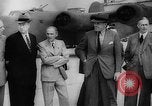 Standbild amerikanische Waffen Pflanzen United States USA, 1942, aus Sekunde 11 historischem Filmmaterial Videoclip 65675050136