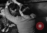 Immagine di Bisognosi americani Kansas City Missouri USA, 1938, secondo 28 filmato di repertorio 65675050144