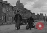 Immagine di Vecchia coppia La Haye du Puits Francia, 1944, secondo 5 filmato di repertorio 65675050171