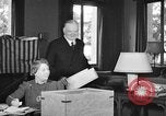 Standbild Herbert Hoover Abstimmung Palo Alto California USA, 1940, aus Sekunde 3 historischem Filmmaterial Videoclip 65675050189