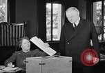 Standbild Herbert Hoover Abstimmung Palo Alto California USA, 1940, aus Sekunde 5 historischem Filmmaterial Videoclip 65675050189